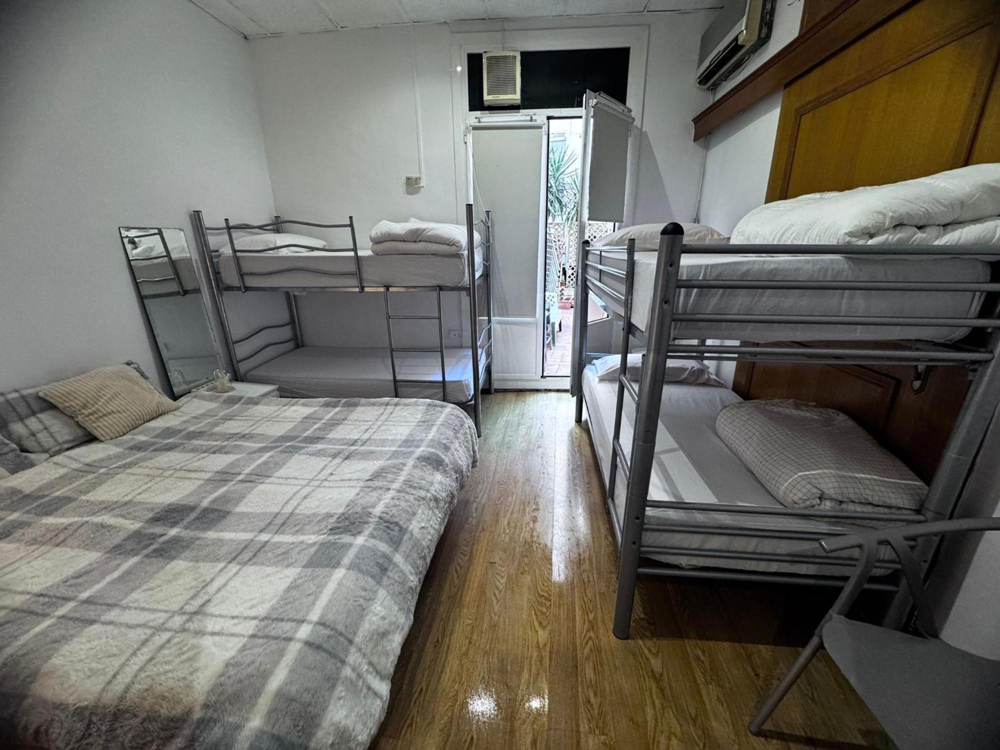 Habitacion Para Grupos Y Familias Hasta 8 Barcelona Eksteriør bilde